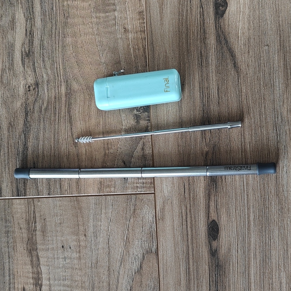 Like New Pair Of Reusable Straws - Picture 3 of 4